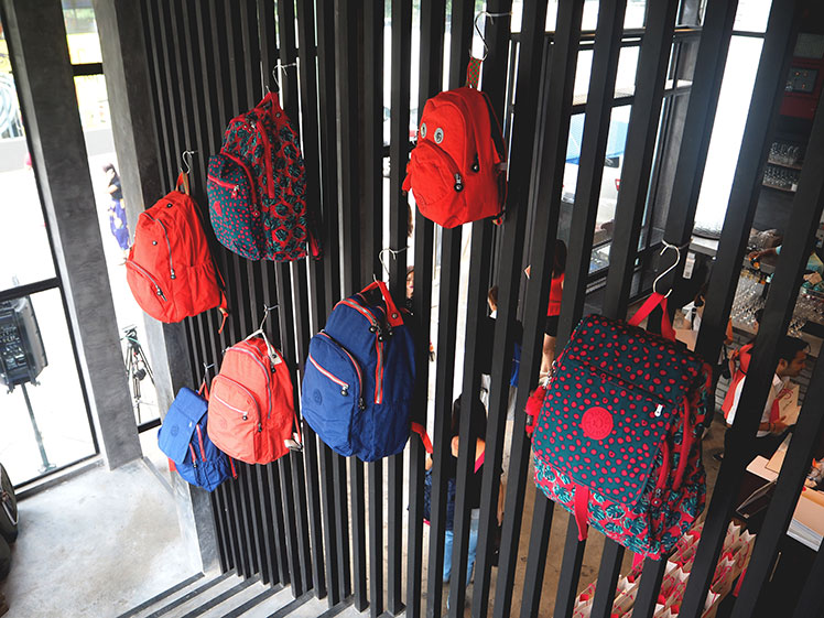 Kipling summer pre-fall 2016 collection event